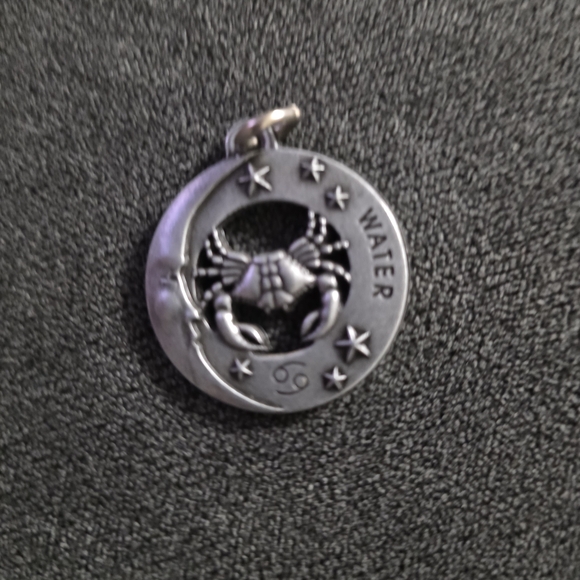 Cancer Zodiac Pendant - Picture 3 of 4